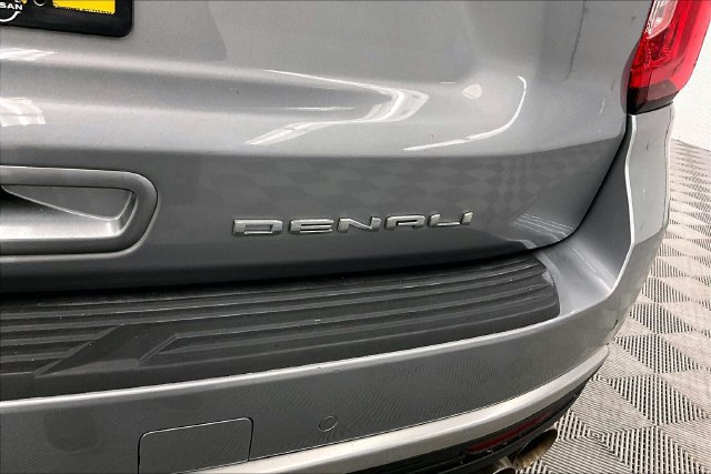 Used 2023 GMC Yukon Denali w/ Max Trailering Package AWD/4WD image 9
