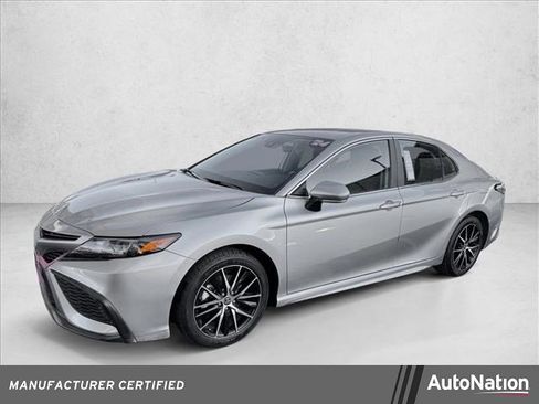 Certified 2024 Toyota Camry SE image 1