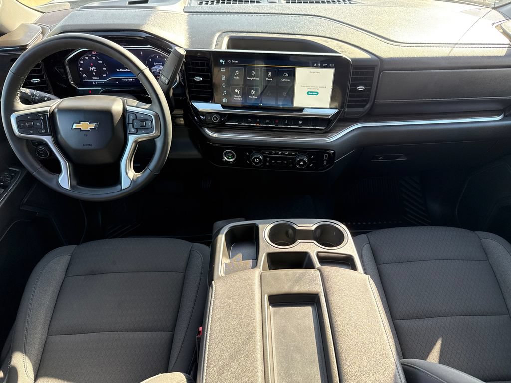 Used 2024 Chevrolet Silverado 1500 LT AWD/4WD image 8