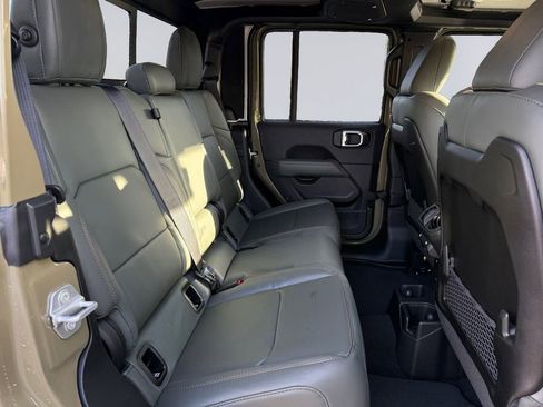 New 2026 Jeep Gladiator Mojave image 18