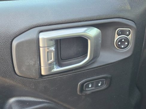 Used 2021 Jeep Wrangler Sport AWD/4WD image 19
