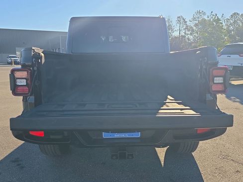 Used 2021 Jeep Gladiator Overland image 8