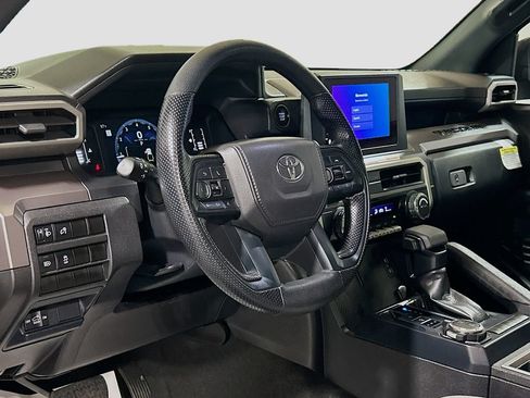 Used 2025 Toyota Tacoma SR5 AWD/4WD image 7