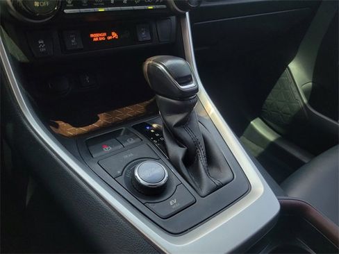 Used 2021 Toyota RAV4 Limited image 20