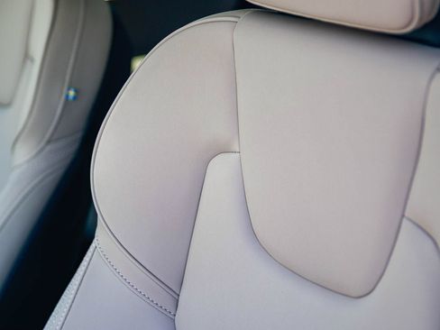 Certified 2026 Volvo XC90 B5 Plus w/ Protection Package AWD/4WD image 29