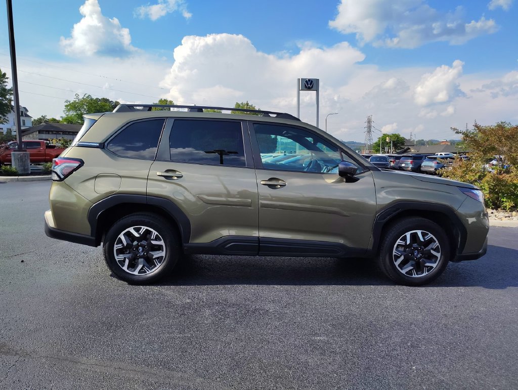 Certified 2026 Subaru Forester Premium w/ Base/Premium Plus Package AWD/4WD image 4