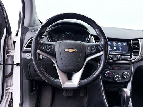 Used 2019 Chevrolet Trax LT w/ LT Convenience Package AWD/4WD image 20