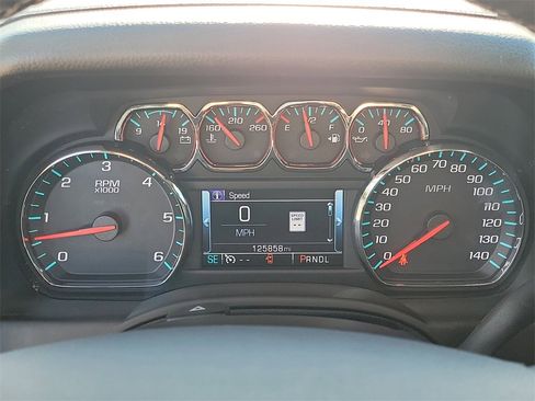 Used 2017 Chevrolet Suburban Premier image 28