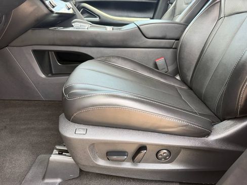 Used 2025 INFINITI QX60 Sensory w/ Vision Package AWD/4WD image 11