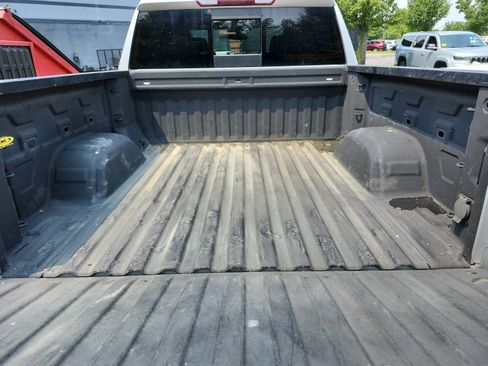 Used 2021 Chevrolet Silverado 1500 LT w/ Z71 Off-Road Package AWD/4WD image 17