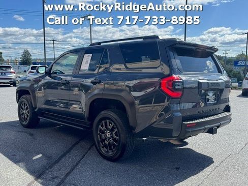 Used 2025 Toyota 4Runner SR5 AWD/4WD image 5