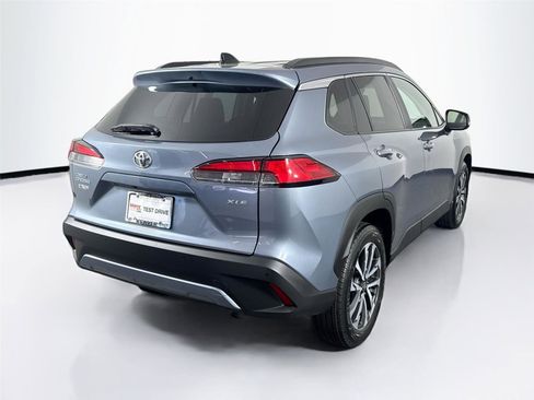 Certified 2025 Toyota Corolla Cross XLE FWD image 2