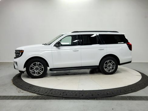 Used 2025 Ford Expedition Active AWD/4WD image 5