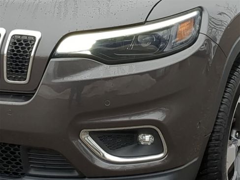 Certified 2019 Jeep Cherokee Limited w/ Luxury Group image 18