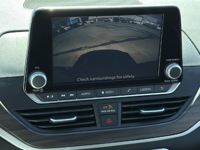 Used 2025 Nissan Altima 2.5 SV FWD image 12