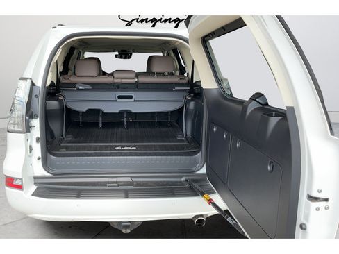 Used 2023 Lexus GX 460 Luxury AWD/4WD image 25