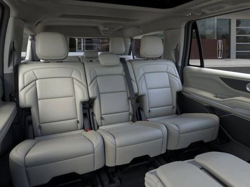 New 2026 Lincoln Navigator L Reserve AWD/4WD image 11