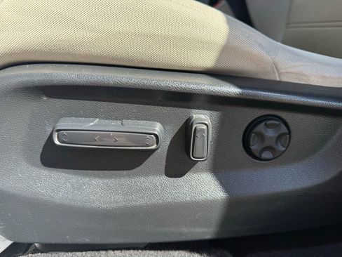 Used 2017 Honda CR-V EX image 33