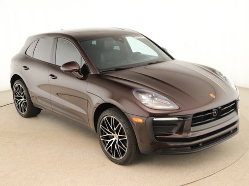 Used 2023 Porsche Macan Turbo image 34