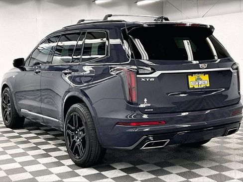 Used 2024 Cadillac XT6 Sport w/ Technology Package image 2