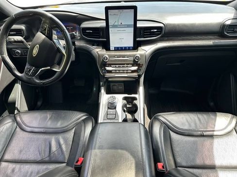 Used 2020 Ford Explorer Platinum w/ Premium Technology Package AWD/4WD image 22
