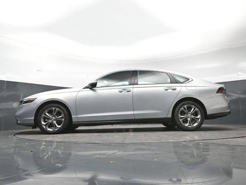 Used 2024 Honda Accord EX image 30