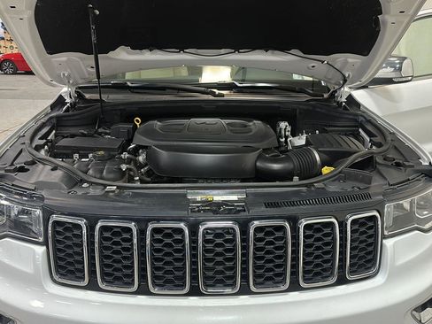 Used 2019 Jeep Grand Cherokee Limited w/ Trailer Tow Group IV image 13