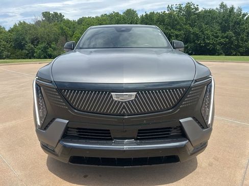 Used 2026 Cadillac Escalade IQ Sport 2 AWD/4WD image 8