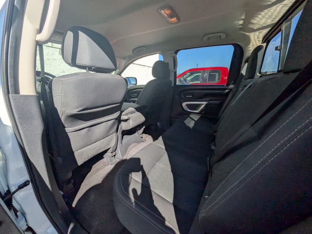 Used 2017 Nissan Titan SV AWD/4WD image 29