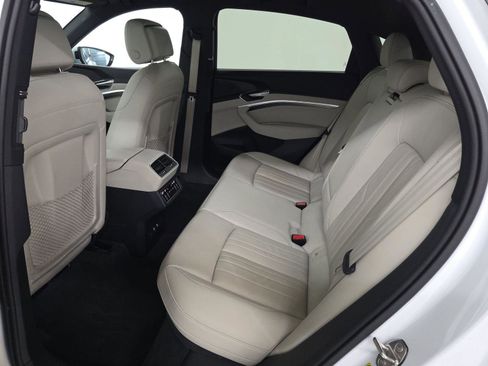 Used 2023 Audi e-tron Premium w/ Convenience Plus Package image 11