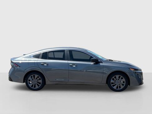 New 2026 Nissan Sentra SL w/ Floor Mat Package FWD image 6