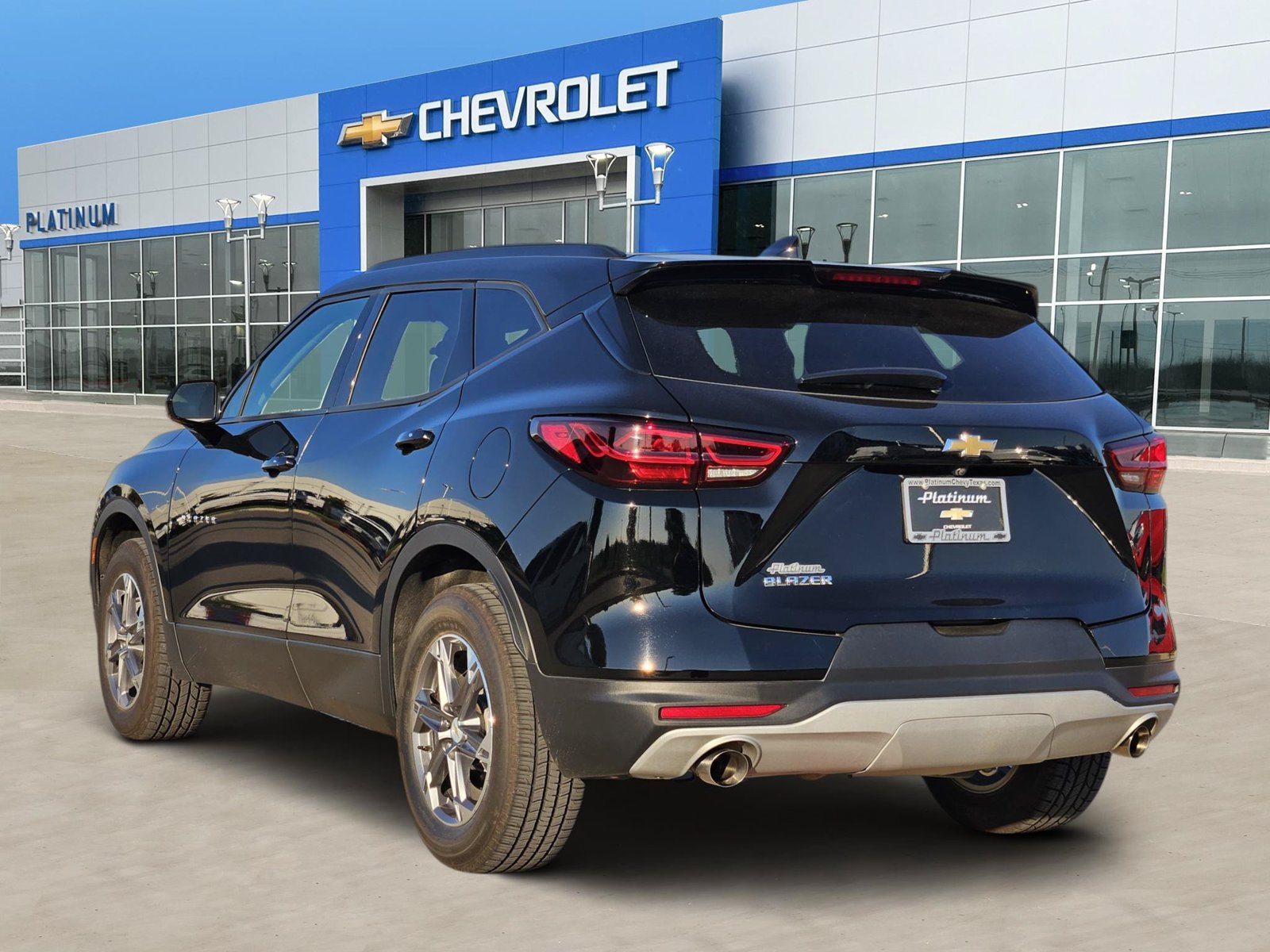 Used 2023 Chevrolet Blazer LT w/ Convenience Package FWD image 4