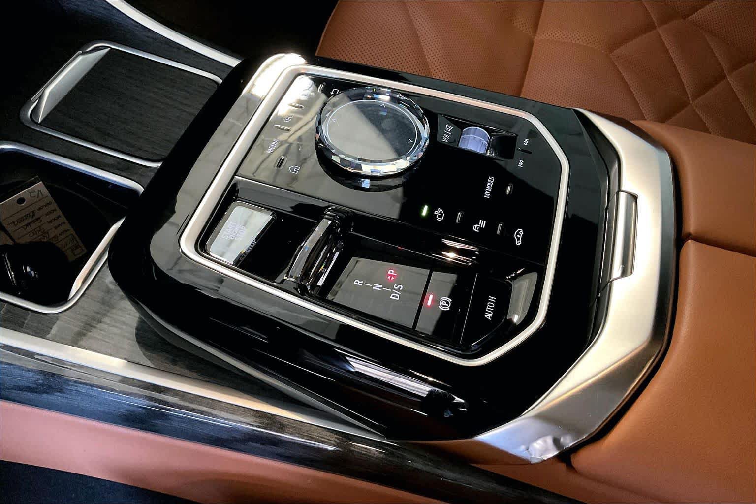 Used 2023 BMW 740i RWD image 15