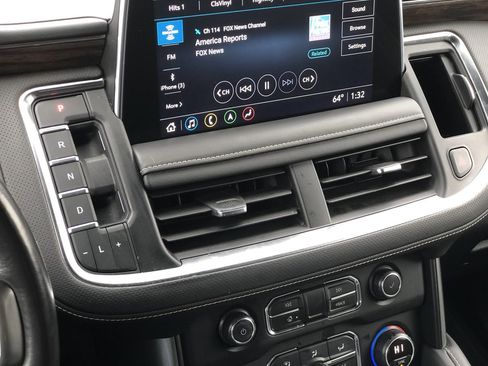 Used 2021 Chevrolet Tahoe Premier w/ Premium Package image 21