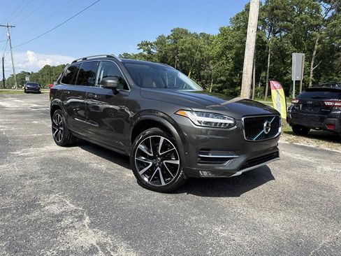 Used 2018 Volvo XC90 T6 Momentum w/ Convenience Package AWD/4WD image 3