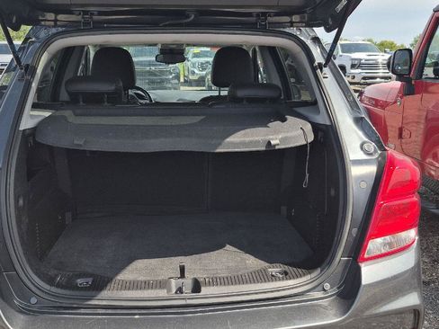 Used 2019 Chevrolet Trax LT w/ LT Convenience Package FWD image 5