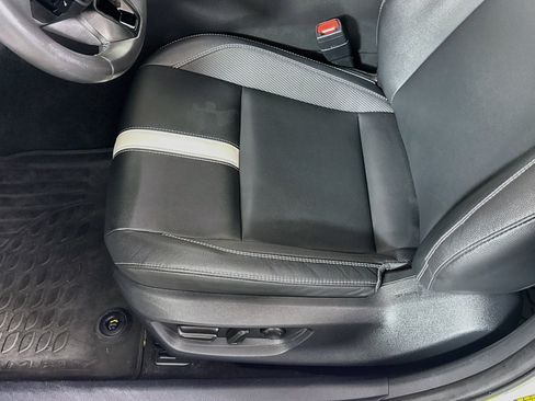 Used 2025 Toyota Camry SE AWD/4WD image 20