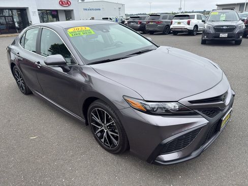 Used 2023 Toyota Camry SE w/ Protection Package (Q2) (TMS) FWD image 19