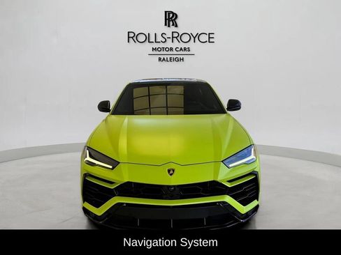 Used 2022 Lamborghini Urus image 2