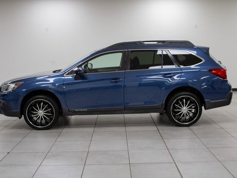 Used 2019 Subaru Outback 2.5i Premium image 2