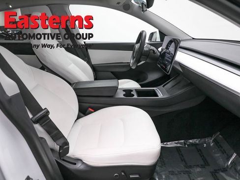 Used 2021 Tesla Model Y Long Range image 21