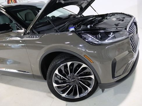 Used 2025 Lincoln Aviator Reserve w/ Equipment Group 201A AWD/4WD image 72