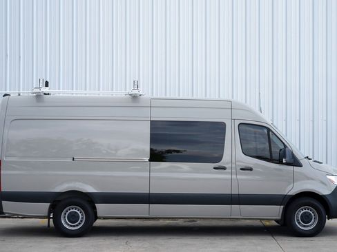 Used 2023 Mercedes-Benz Sprinter 2500 image 46
