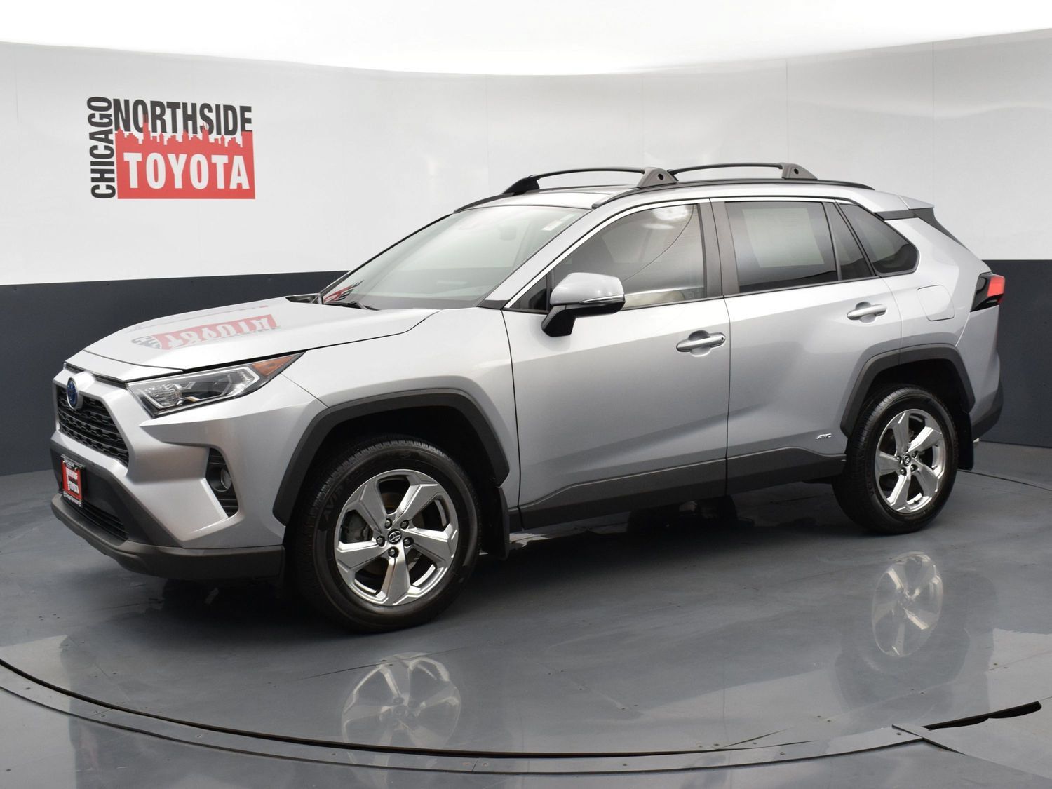 Used 2021 Toyota RAV4 XLE Premium AWD/4WD image 8