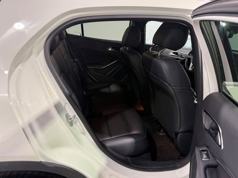 Used 2015 Mercedes-Benz GLA 250 AWD image 32