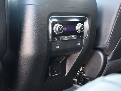 Used 2023 GMC Yukon SLT w/ SLT Premium Package AWD/4WD image 23