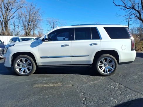Used 2018 Cadillac Escalade Premium Luxury image 6