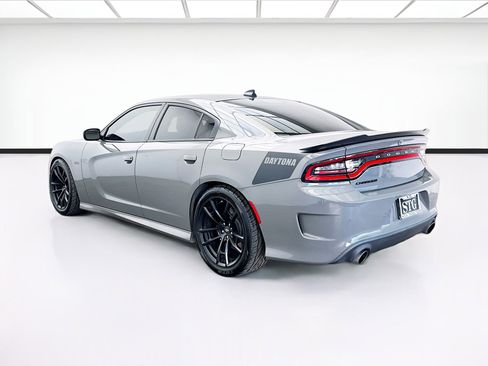 Used 2017 Dodge Charger R/T image 6