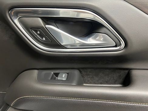 Used 2024 GMC Yukon XL AT4 w/ AT4 Premium Package image 49