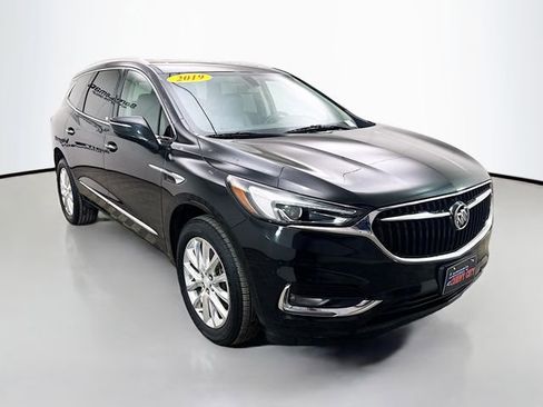Used 2019 Buick Enclave Essence image 1
